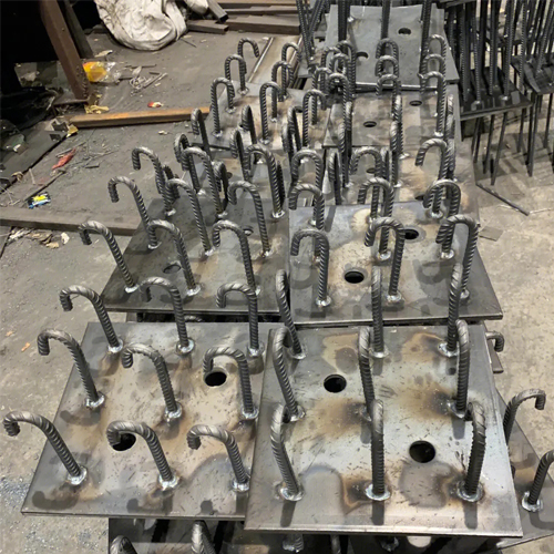 图纸中如何确定辽源预埋件的位置？